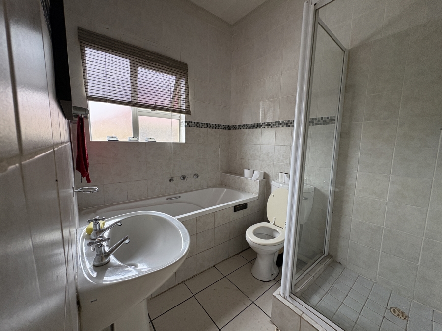 3 Bedroom Property for Sale in Cambridge Eastern Cape